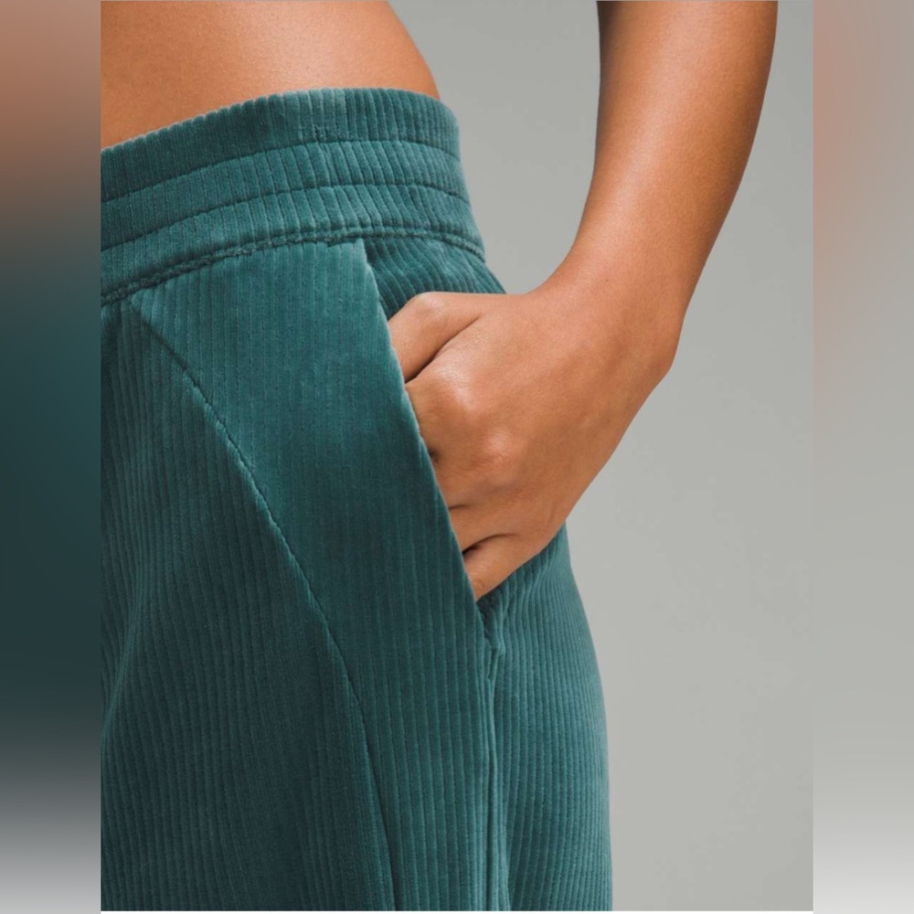 NWOT Lululemon Scuba Mid-Rise Wide-Leg Pant *Velvet Cord Storm Teal - Picture 3 of 12